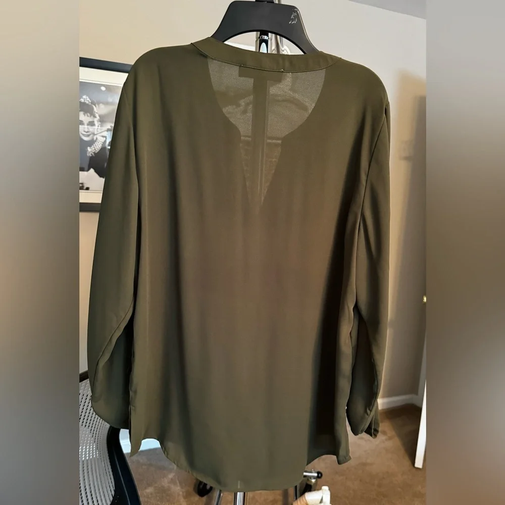 Michaels Kors blouse - Picture 2 of 7